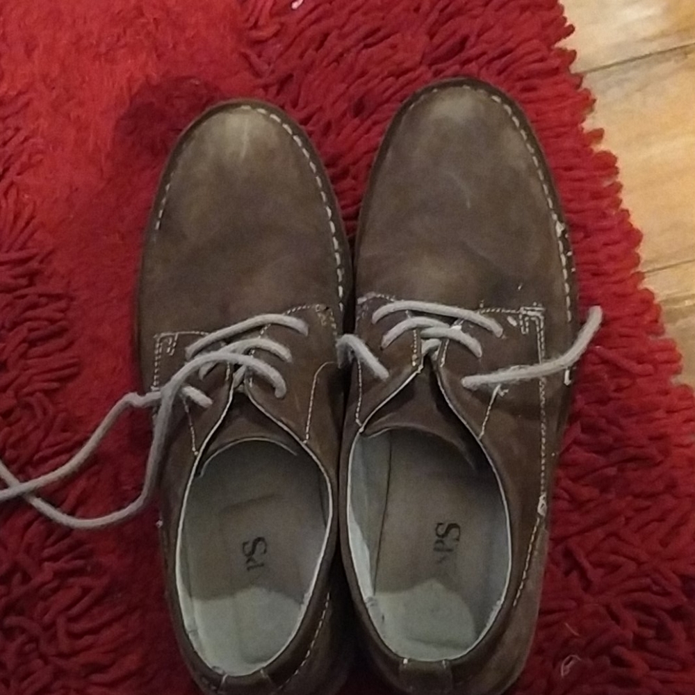 Used Chaps Dress Shoes
